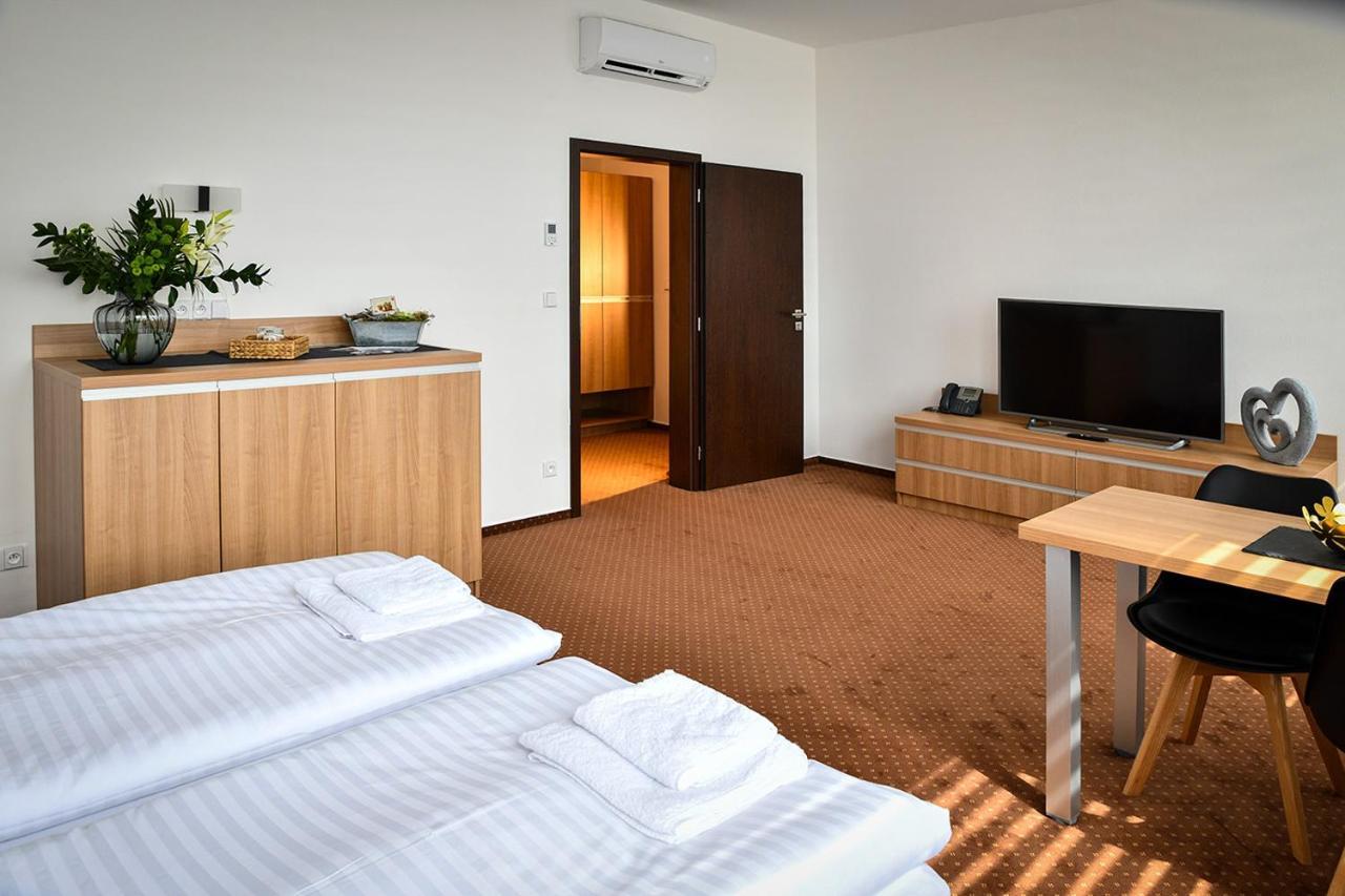 Hotel Fabrika Uherské Hradiště Eksteriør billede