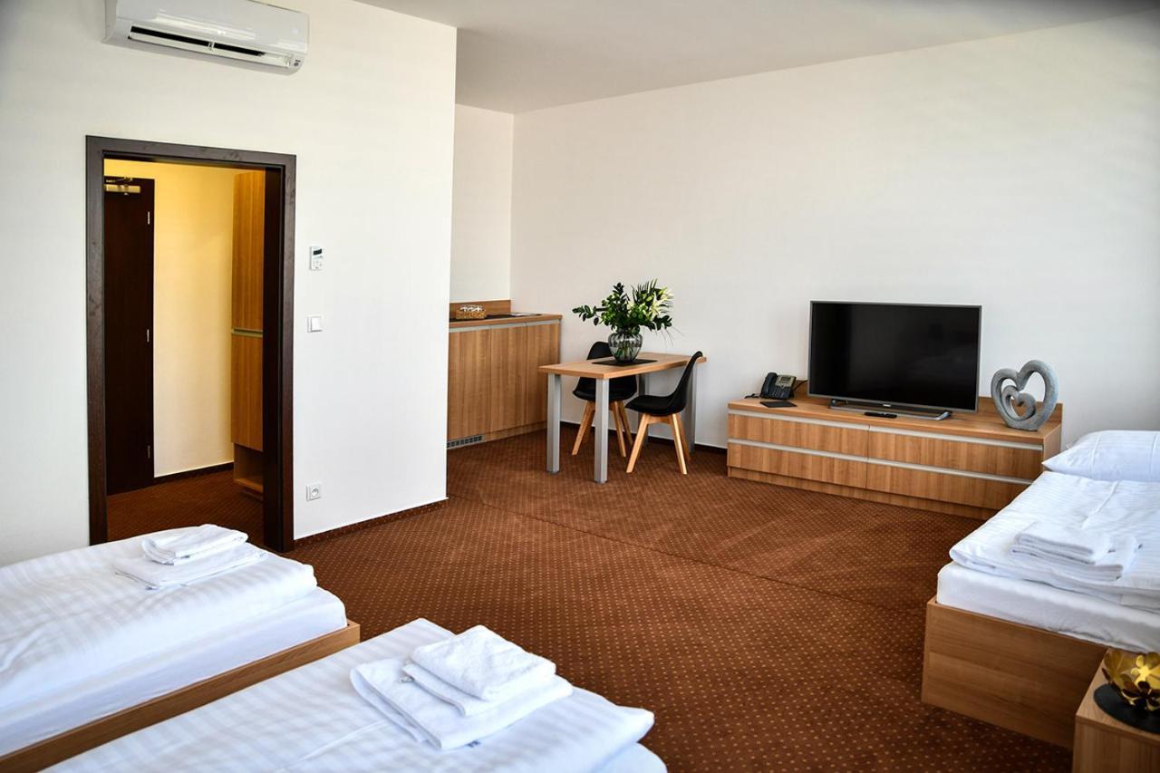Hotel Fabrika Uherské Hradiště Eksteriør billede