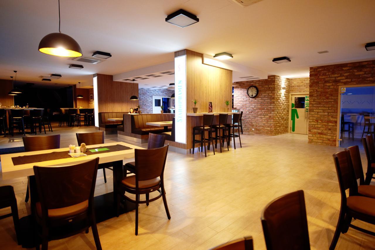 Hotel Fabrika Uherské Hradiště Eksteriør billede